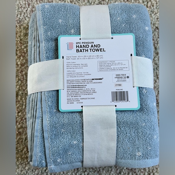 NWT Marmalade Holiday Penguin 2 Piece Hand Towel & Bath Towel Set in Blue Snow - Picture 3 of 6